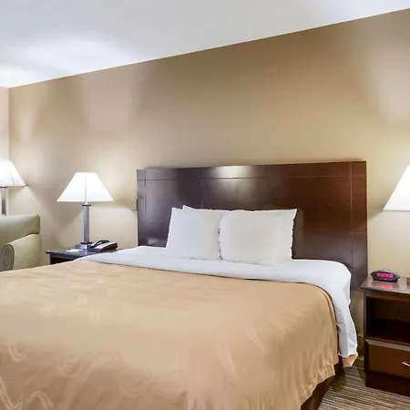 Quality Inn I-70 Near Kansas Speedway Kansas City Exterior photo