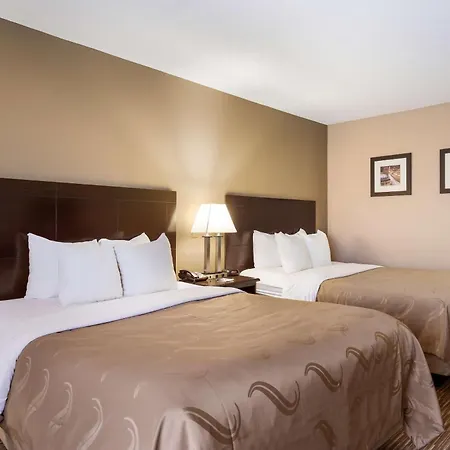 Quality Inn I-70 Near Kansas Speedway Kansas City Exterior photo