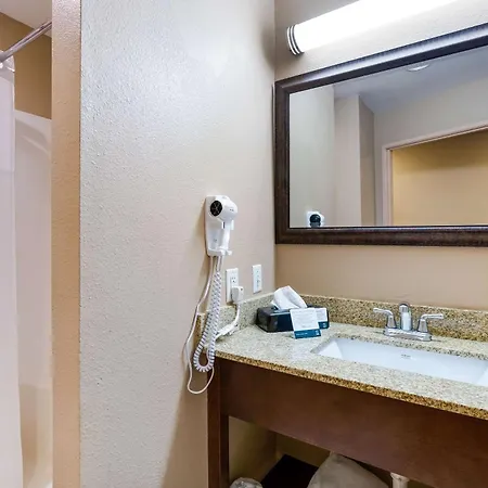 Quality Inn I-70 Near Kansas Speedway Kansas City Exterior photo