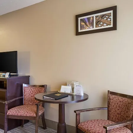 Quality Inn I-70 Near Kansas Speedway Kansas City Exterior photo